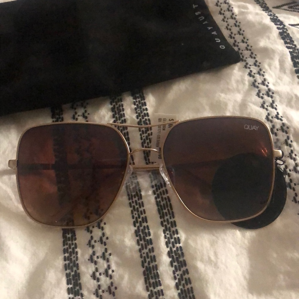 Quay Stop and Stare Sunglasses